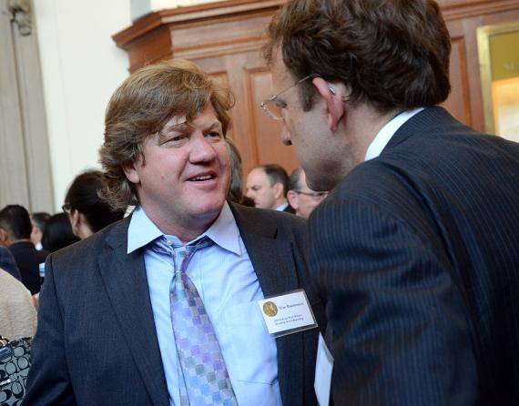 Tim Rasmussen of The Denver Post (Breaking News Reporting winner) chats with Santiago Lyon of the Associated Press.